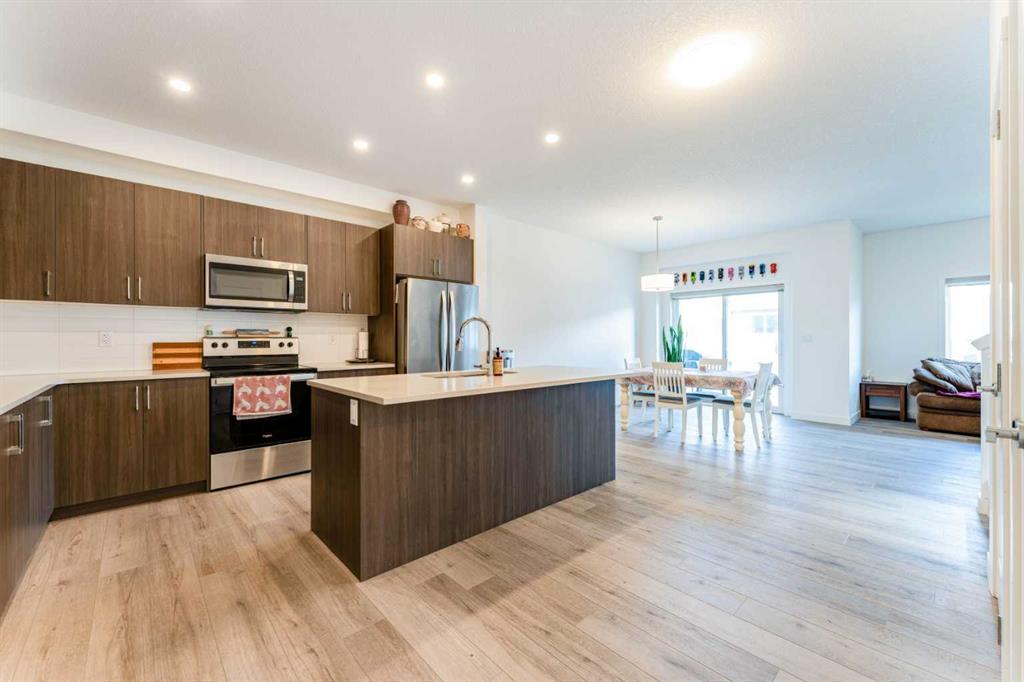 Additional image 3 of 317 Baneberry Way SW, Airdrie, AB, T4B5R9