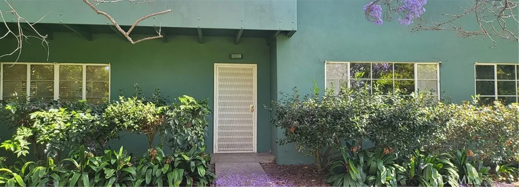 5148 Village Green, Los Angeles, CA 90016