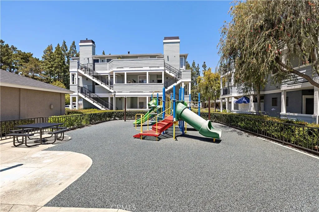 23412 Pacific Park Dr Unit 17k, Aliso Viejo, CA 92656