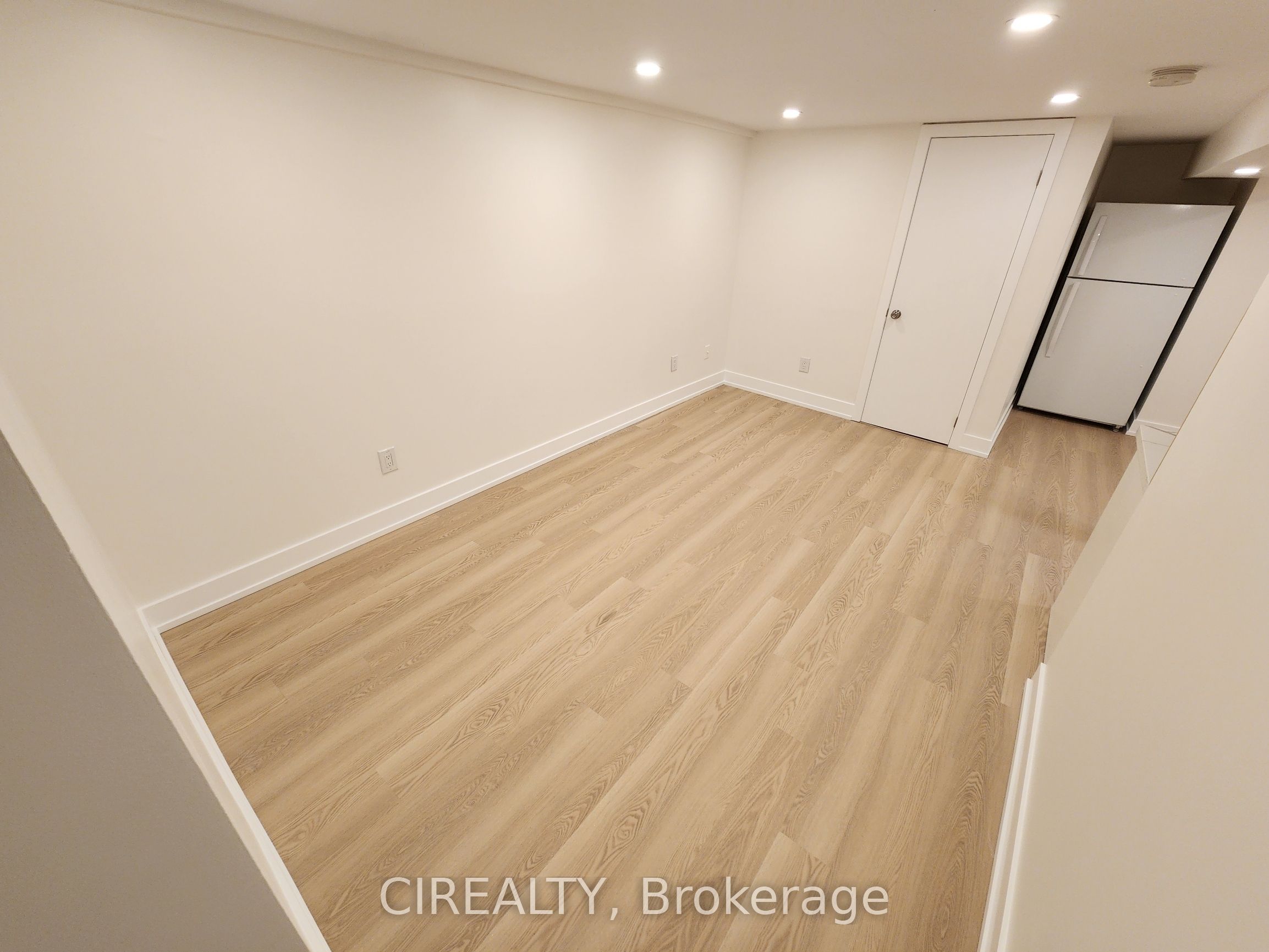 Lower-188 Cherrywood Drive, Newmarket, ON, L3Y 2X8