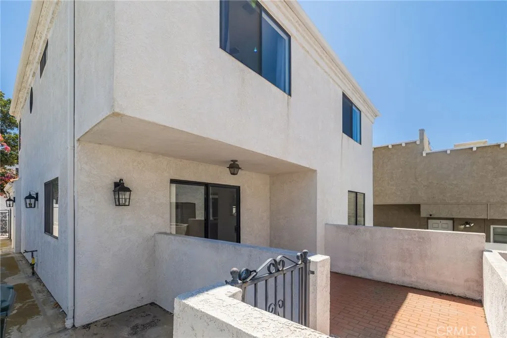 Additional image 2 of 222 N Juanita Avenue Unit B, Redondo Beach, CA 90277
