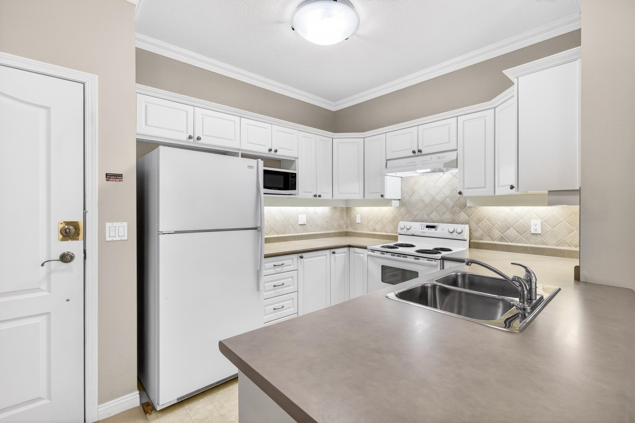 Additional image 5 of 201-1685 152a Street, Surrey, BC, V4A 9Y1