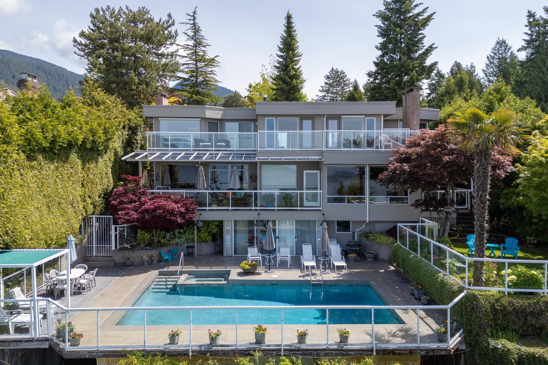 4729 Woodburn Road, West Vancouver, BC, V7S 3A8