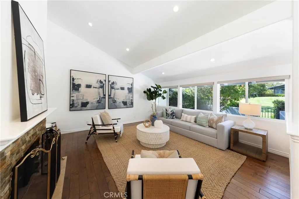 Additional image 4 of 2102 Vista Entrada, Newport Beach, CA 92660