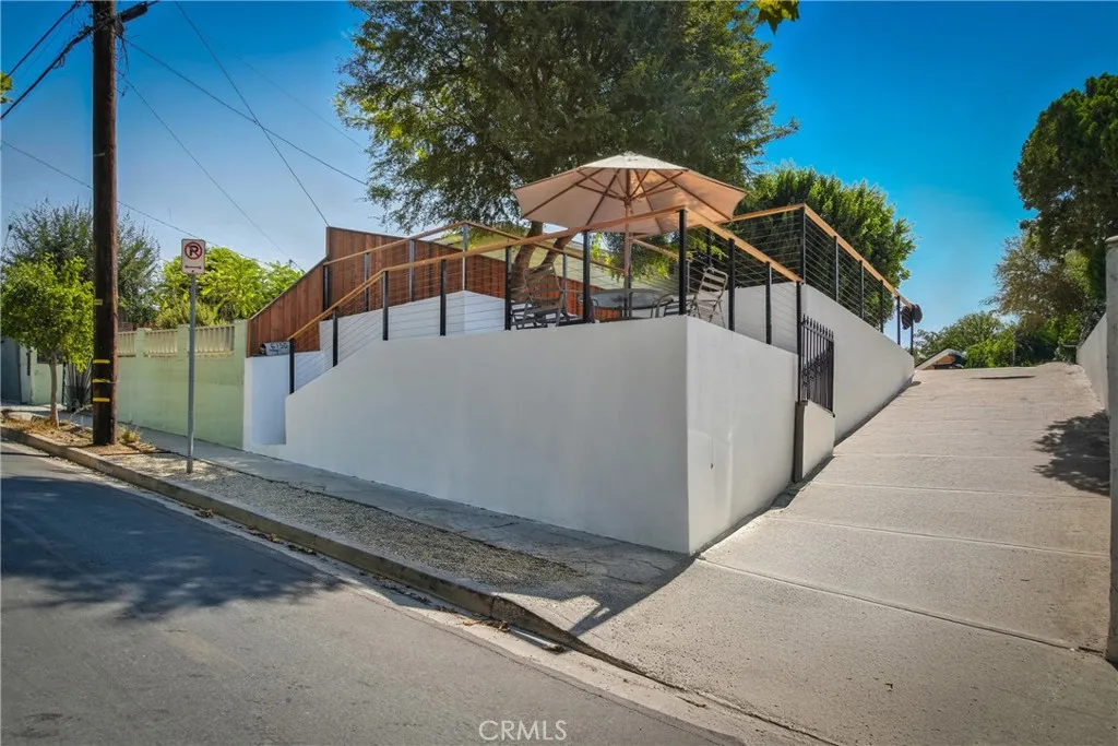 6150 Strickland, Los Angeles, CA 90042