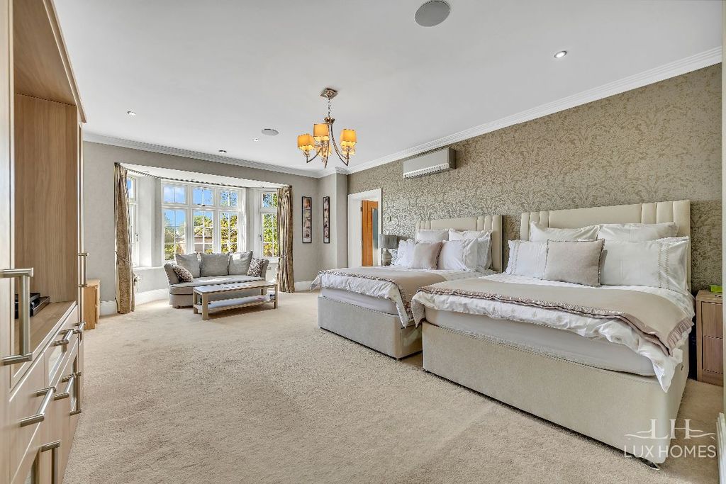 Additional image 26 of 7 bed detached house for saleParkstone Avenue, Emerson Park RM11