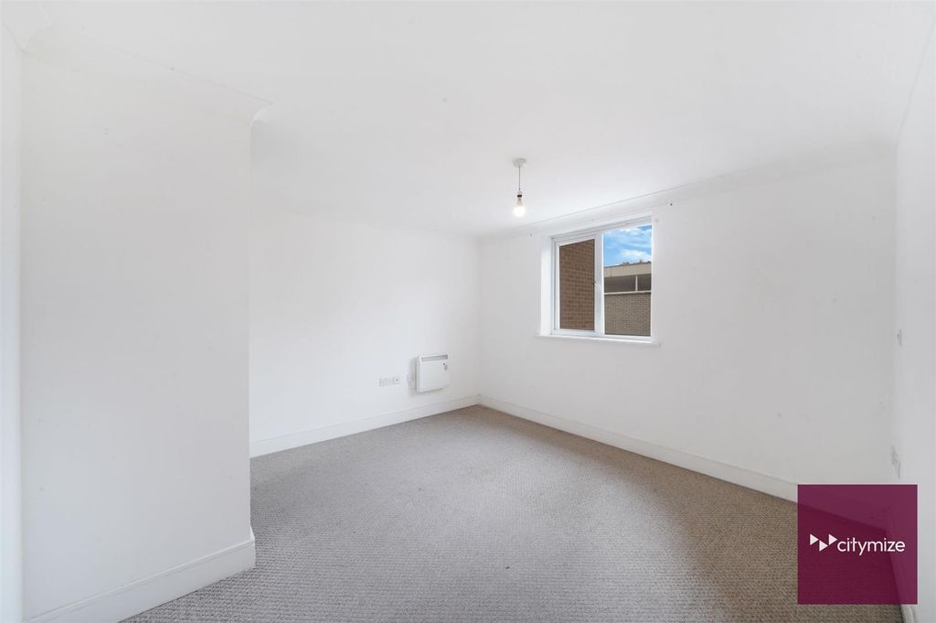 Additional image 9 of 2 bed flat for saleLondon Road, Romford RM7