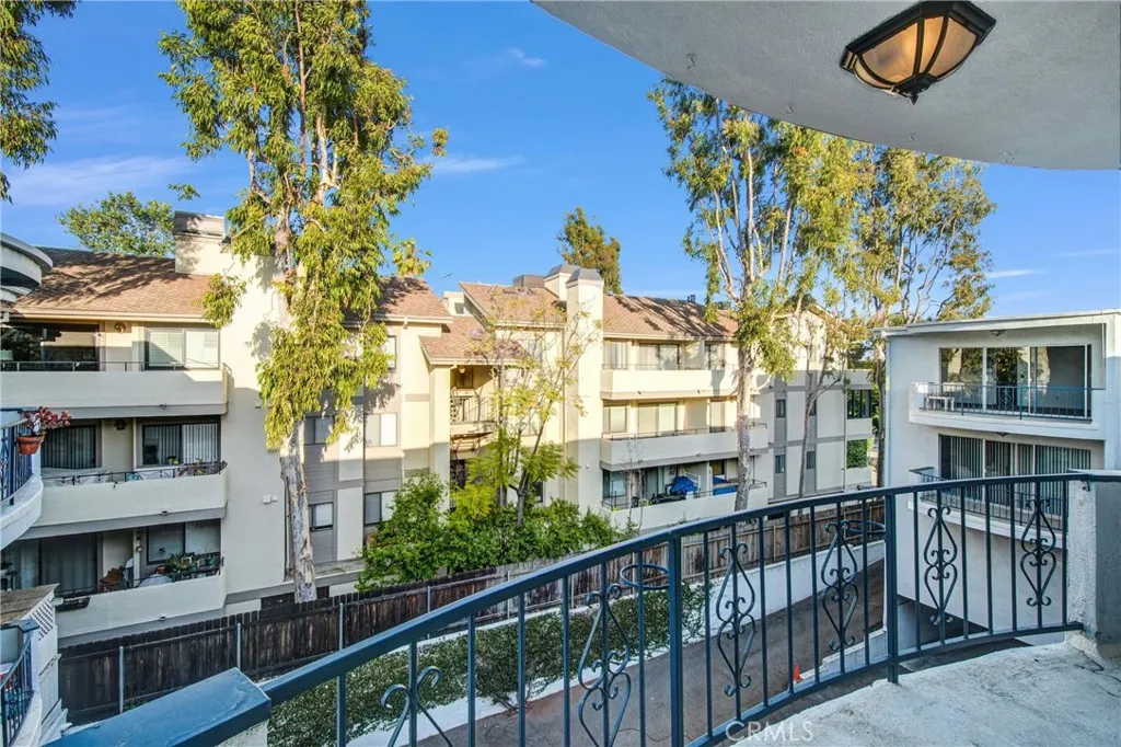 Additional image 33 of 972 E California Blvd Unit 304, Pasadena, CA 91106
