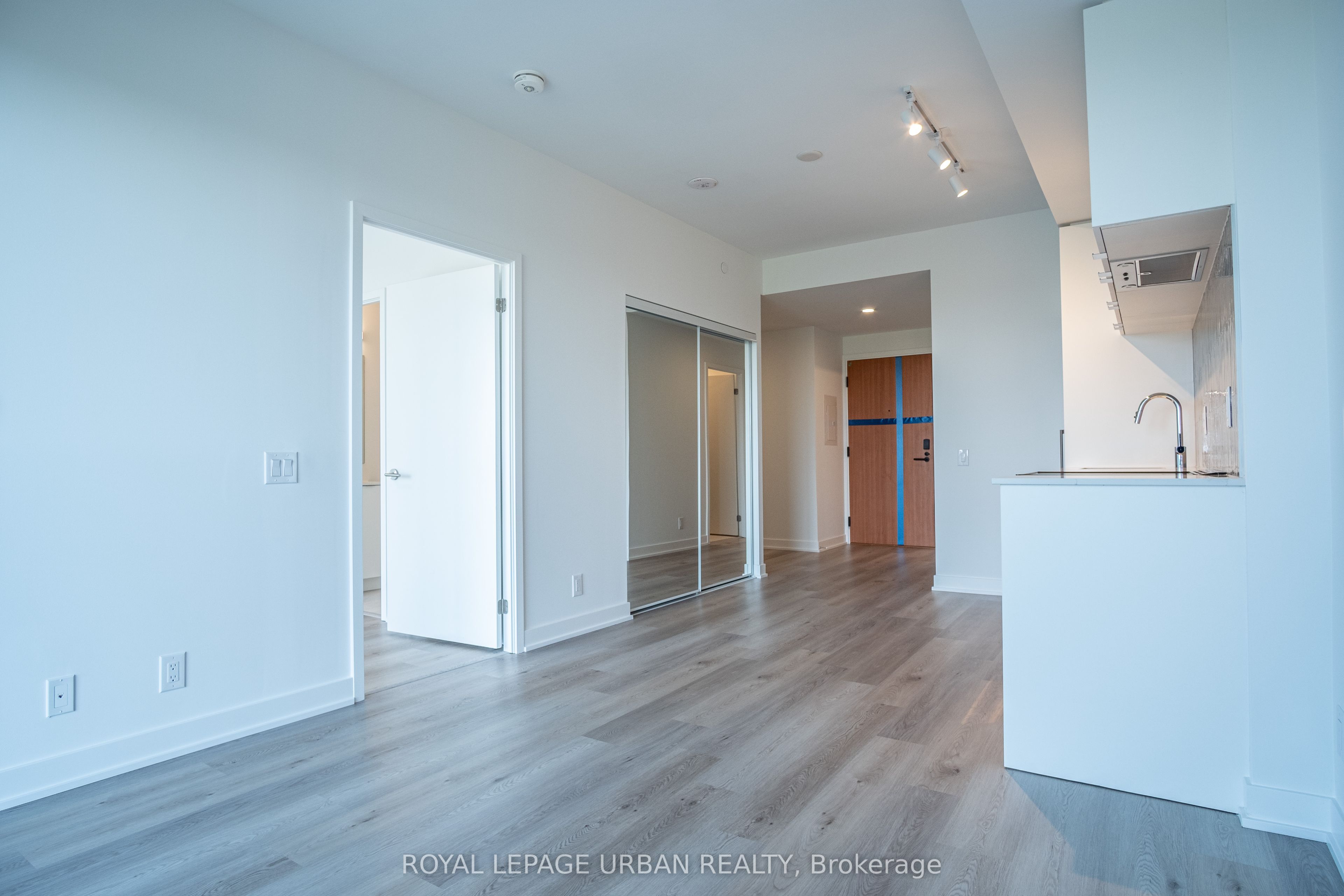 Additional image 4 of 913-1660 Bloor Street W, Toronto, ON, M6P 1B1