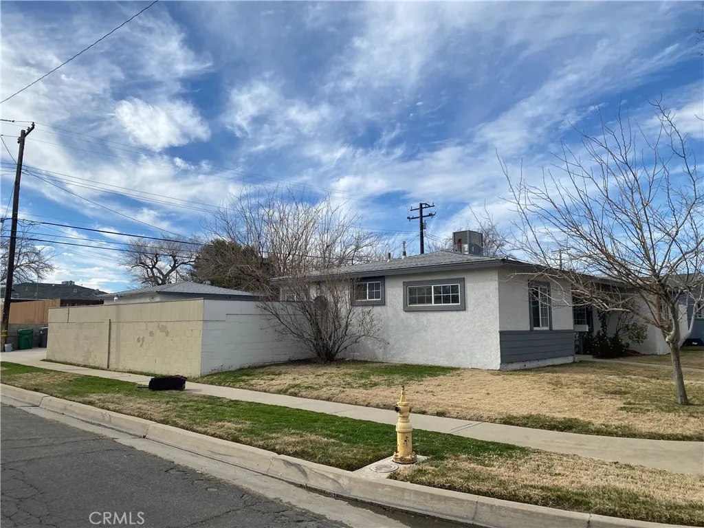 646 E Nugent St, Lancaster, CA 93535 photo 5