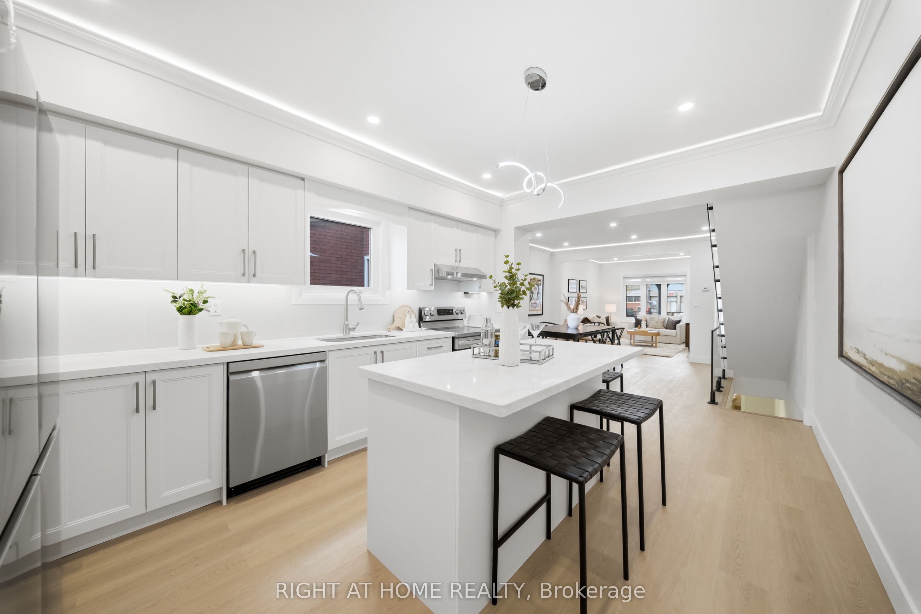 137 Gladstone Avenue, Toronto, ON, M6J 3L1