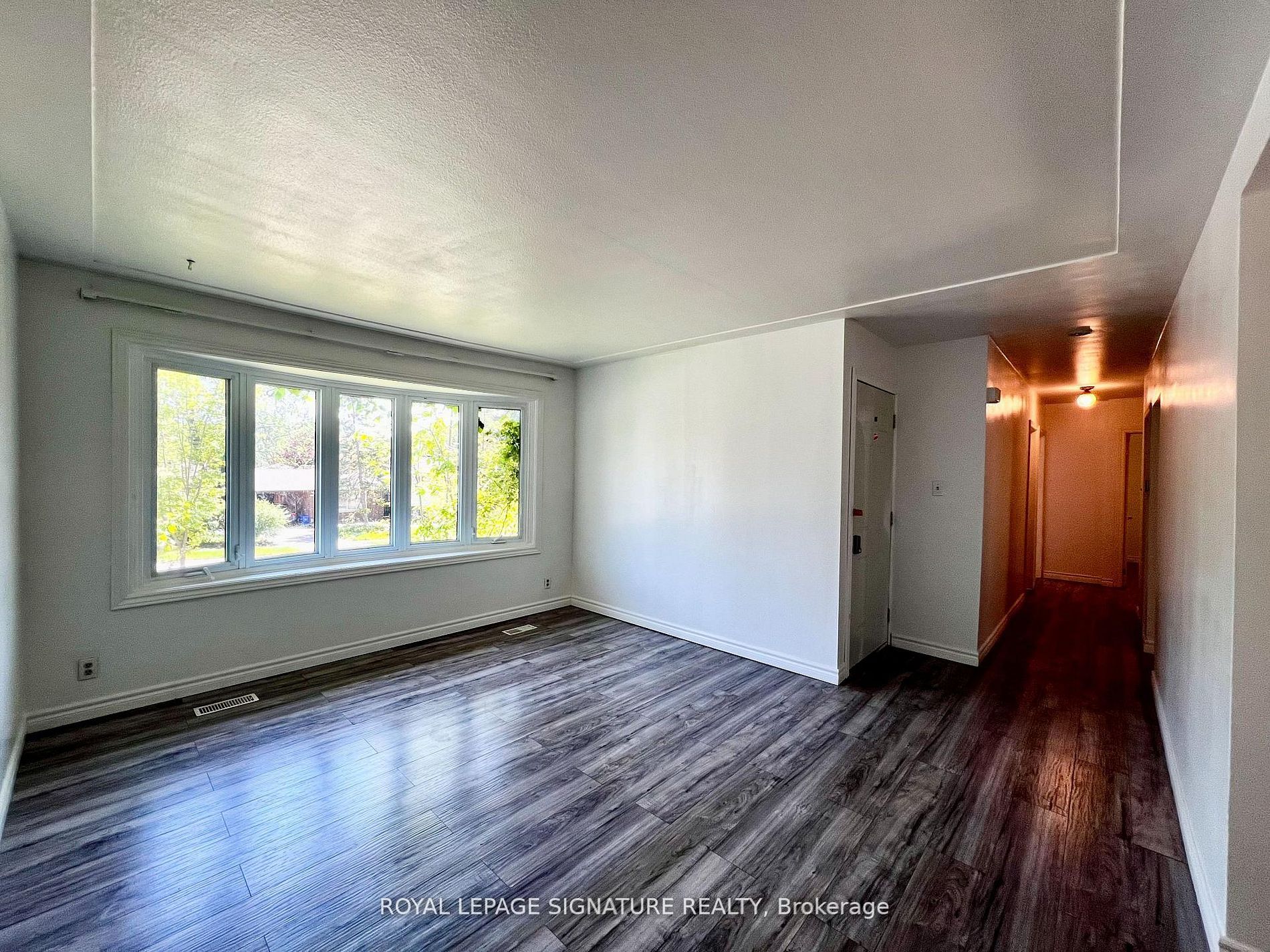 Upper-194 Cedarbrae Avenue, Waterloo, ON, N2L 4S5