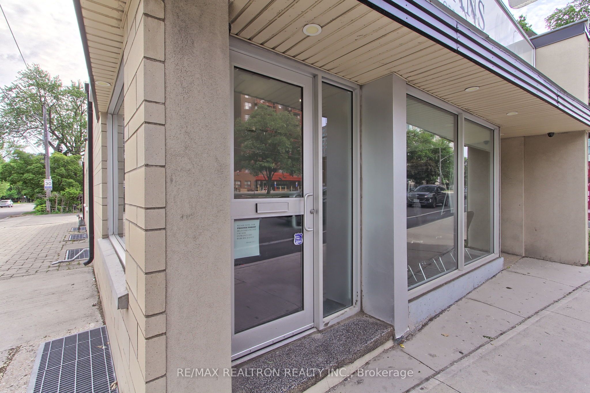 Additional image 4 of Main Floor-3173 Bathurst Street, Toronto, ON, M6A 2B1