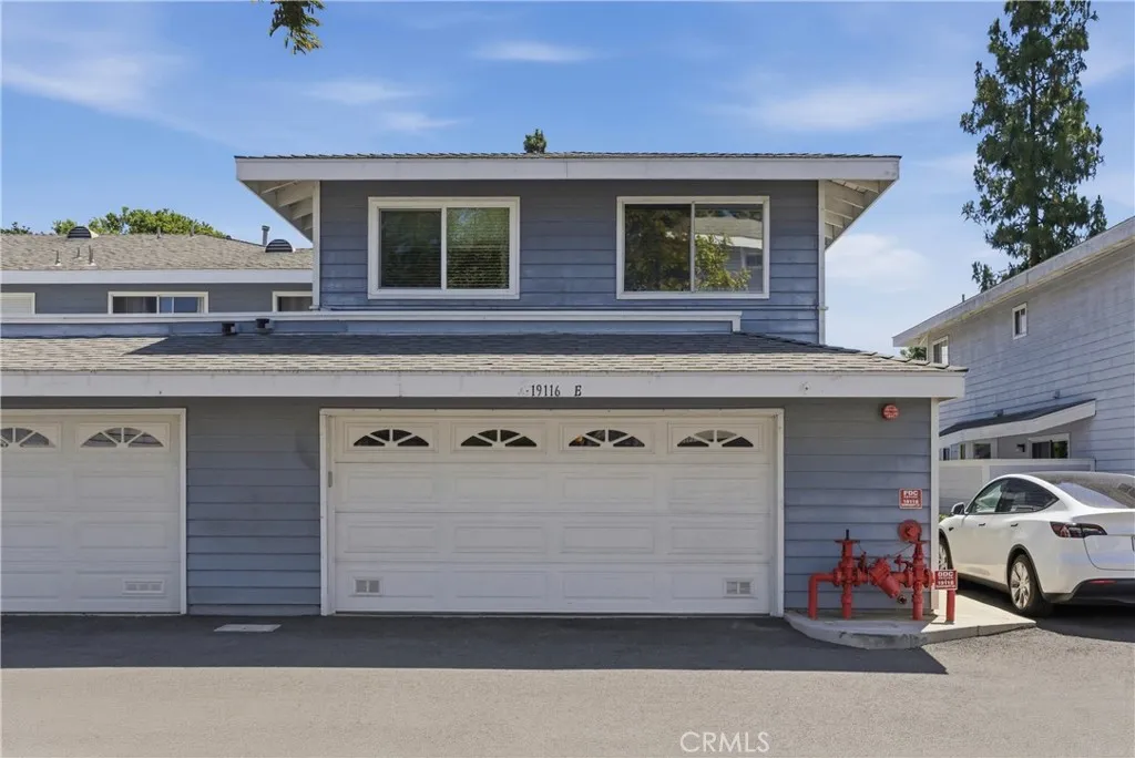 19116 Queensport Lane Unit E, Huntington Beach, CA 92646