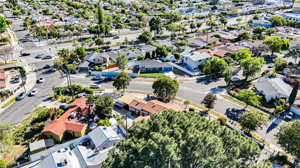 6415 Charlesworth Avenue, North Hollywood, CA 91606