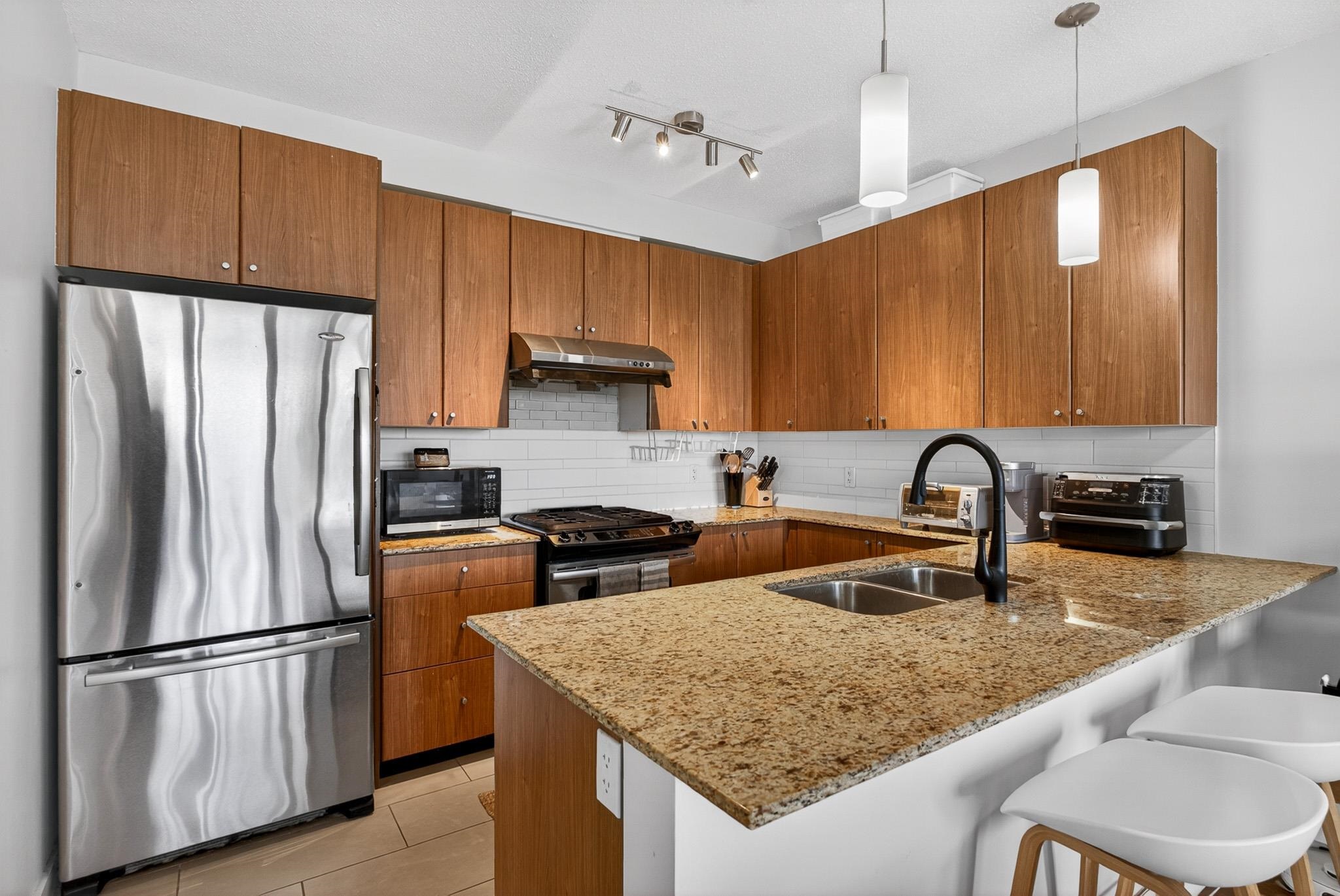 Additional image 2 of 1401-280 Ross Drive, New Westminster, BC, V3L 0C2