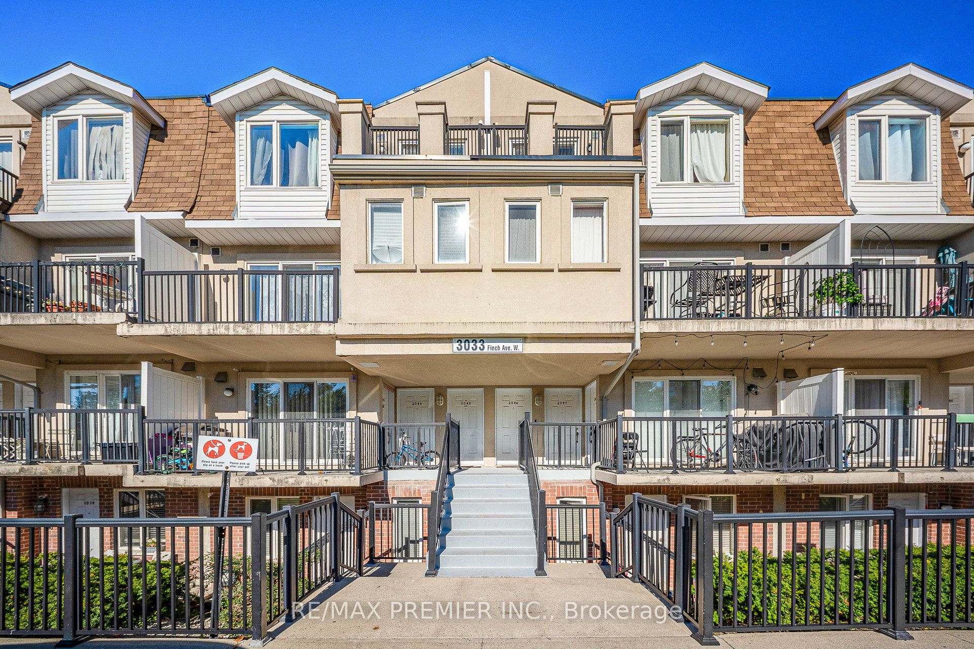 2046-3033 Finch Avenue, Toronto, ON, M9M 0A3