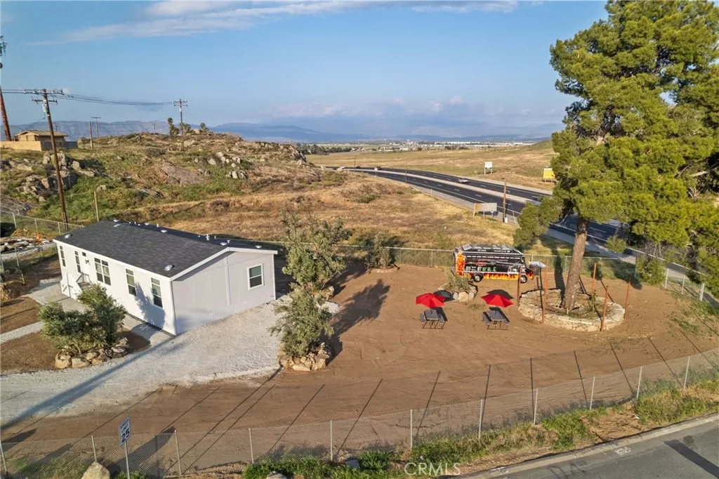 26220 Calvert Avenue, Hemet, CA 92545 photo 2