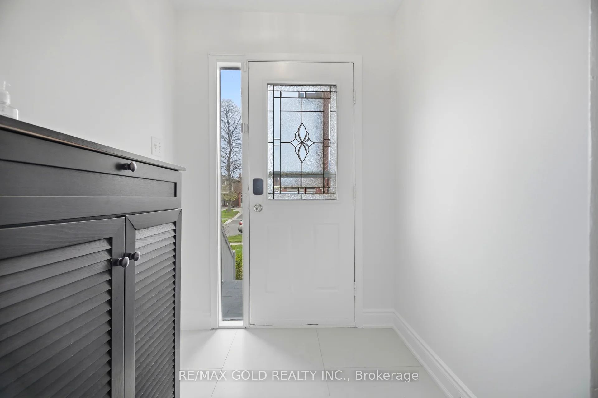 18 Mcgraw Avenue, Brampton, ON, L6X 3M4 photo 2