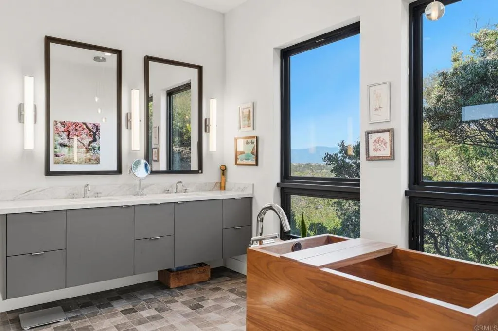 Additional image 110 of 10042 Tall Oak Dr, Escondido, CA 92026