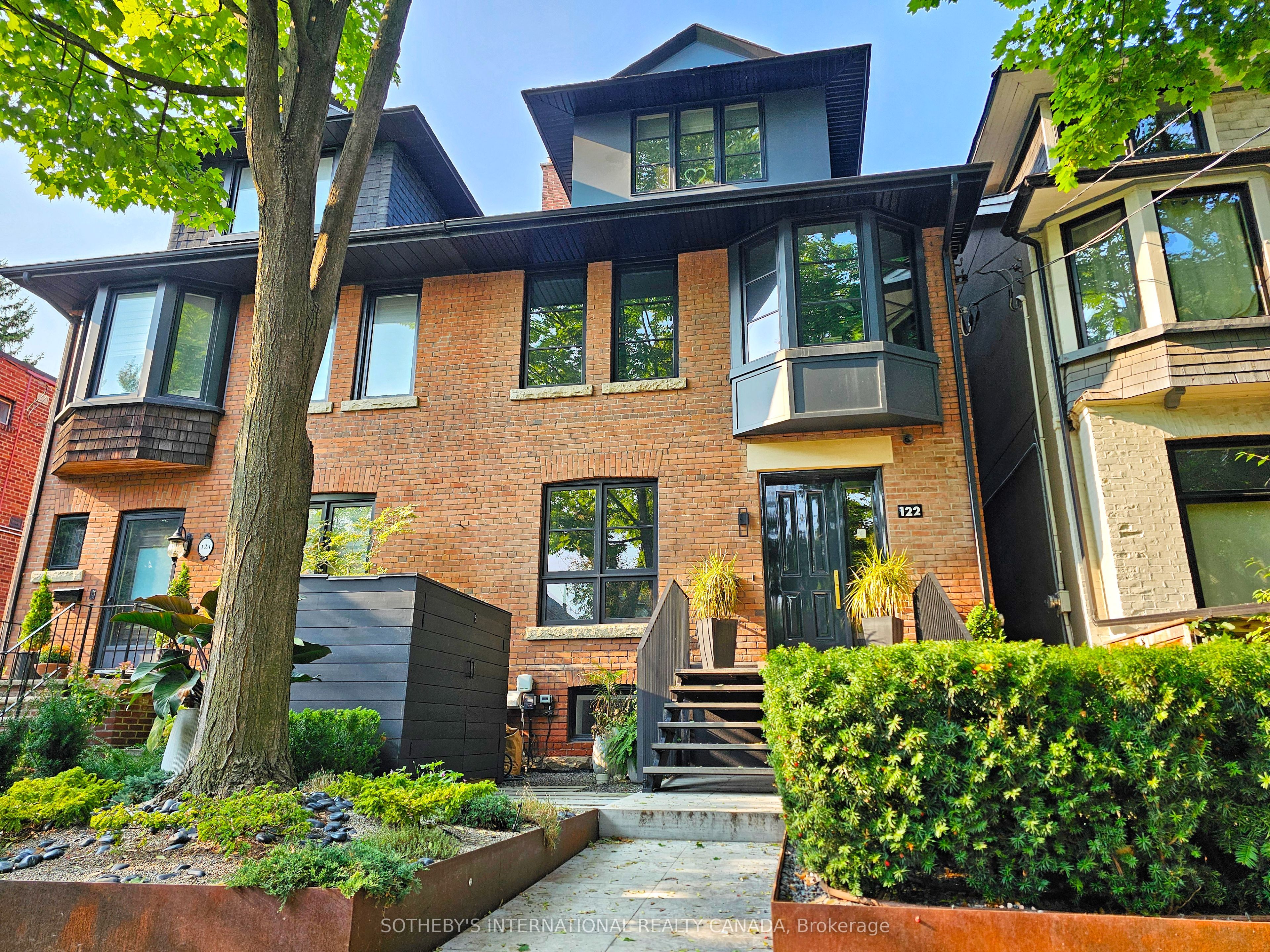 122 Macpherson Avenue, Toronto, ON, M5R 1W8 photo 2
