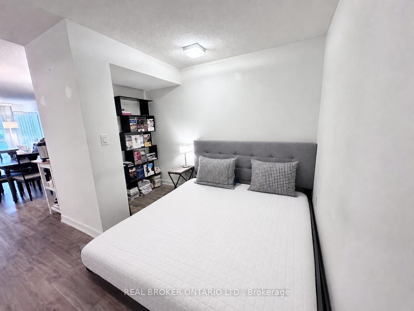 Additional image 6 of 857-10 Capreol Court, Toronto, ON, M5V 4B3