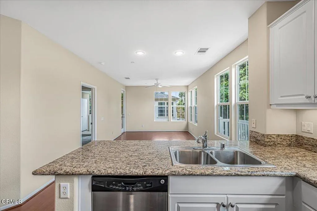 Additional image 39 of 990 Holiday Avenue, Ventura, CA 93003