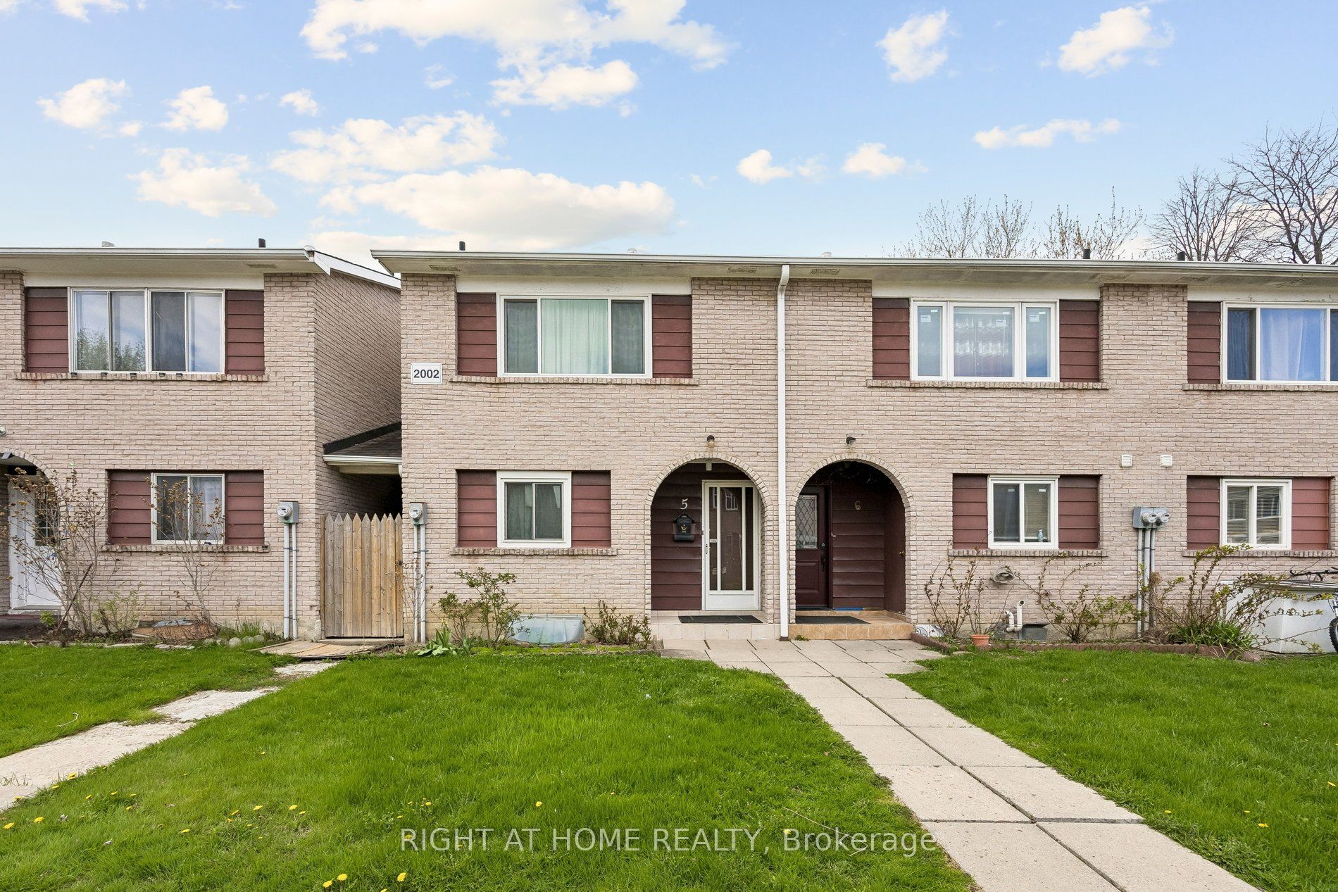 5-2002 Martin Grove Road, Toronto, ON, M9V 4A3