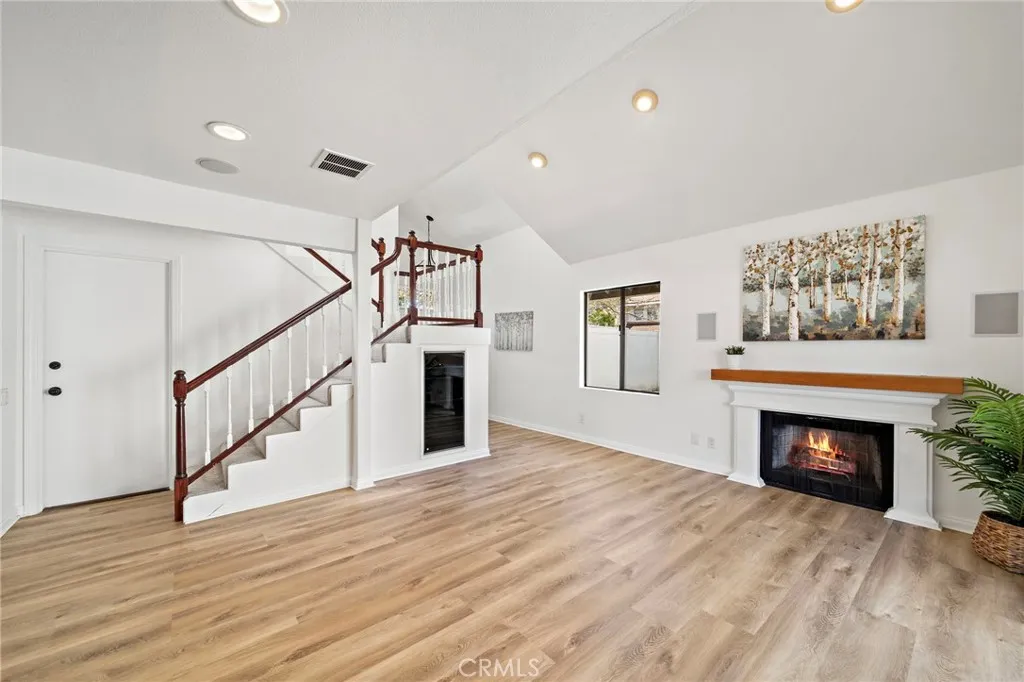 Additional image 4 of 2168 Kristin Ln, Costa Mesa, CA 92627