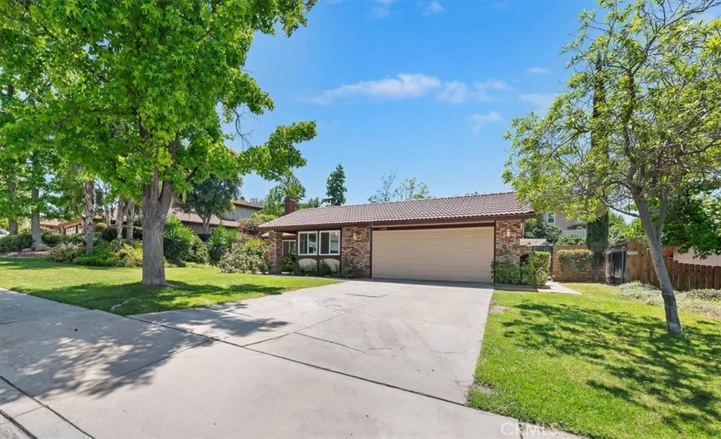 1248 Shakespeare Dr, Riverside, CA 92506 photo 4
