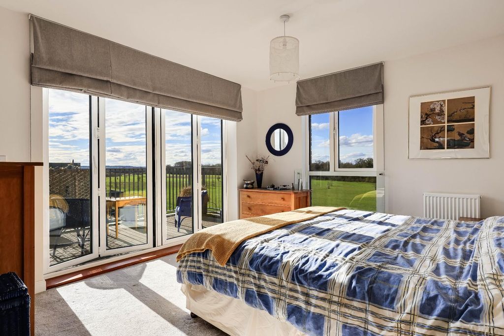 Additional image 9 of 3 bed flat for saleRenard Way, Trumpington, Cambridge CB2