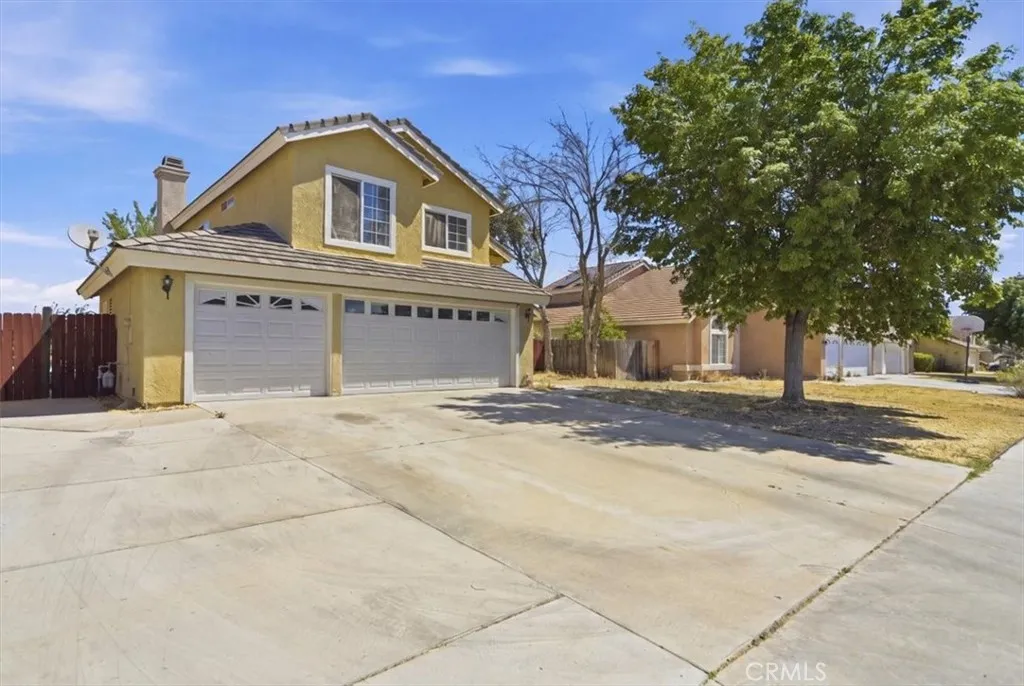 3301 Honeysuckle Ave, Palmdale, CA 93550 photo 2