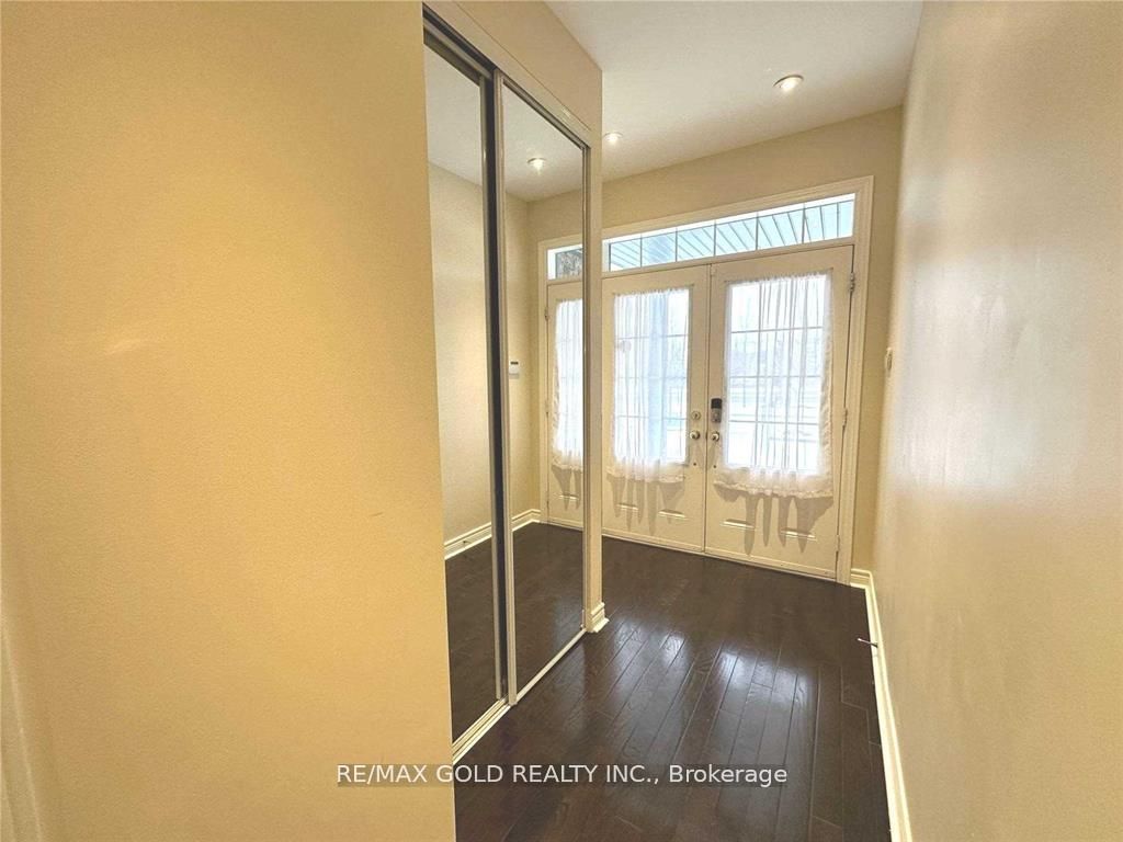 Additional image 2 of 471 Meadowridge Court, Mississauga, ON, L5W 0E8