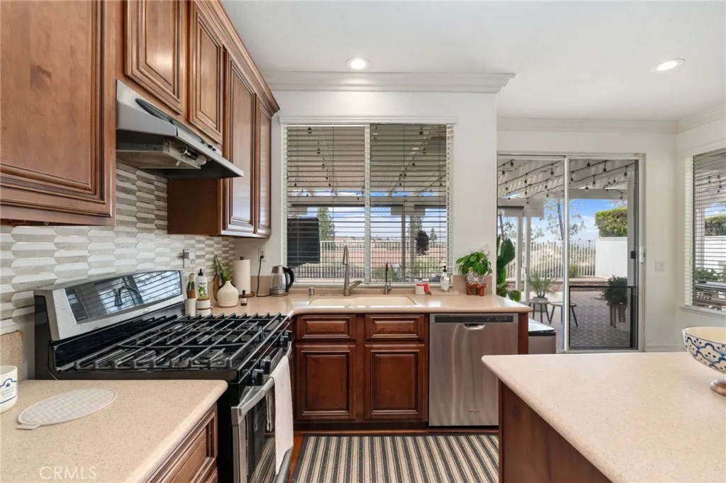 Additional image 13 of 908 N Temescal Cir, Corona, CA 92879