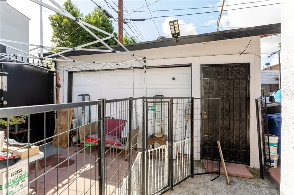 316 W 73rd St, Los Angeles, CA 90003