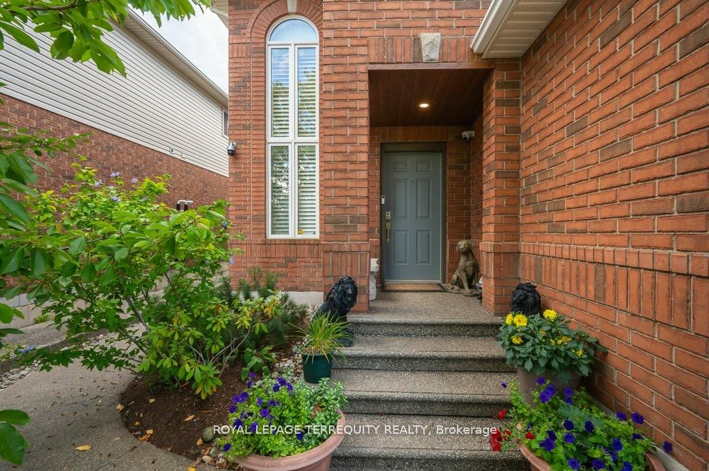 Additional image 2 of 15 Armour Crescent, Hamilton, ON, L9K 1S1
