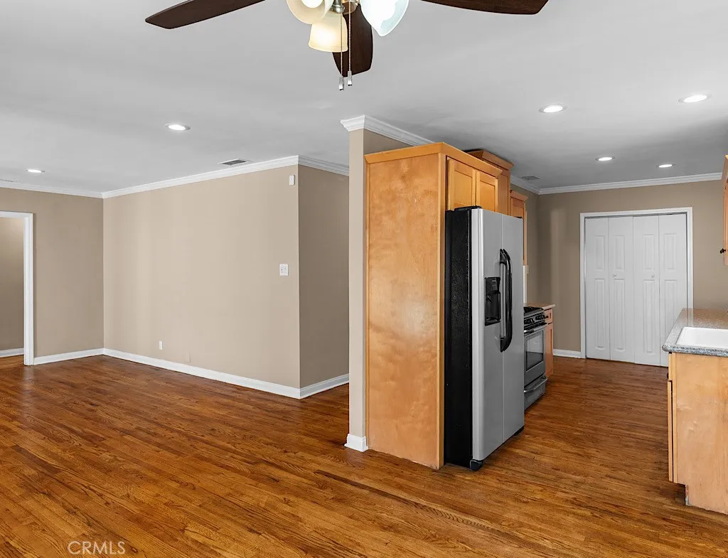 16637 Victory Boulevard, Van Nuys, CA 91406 photo 5