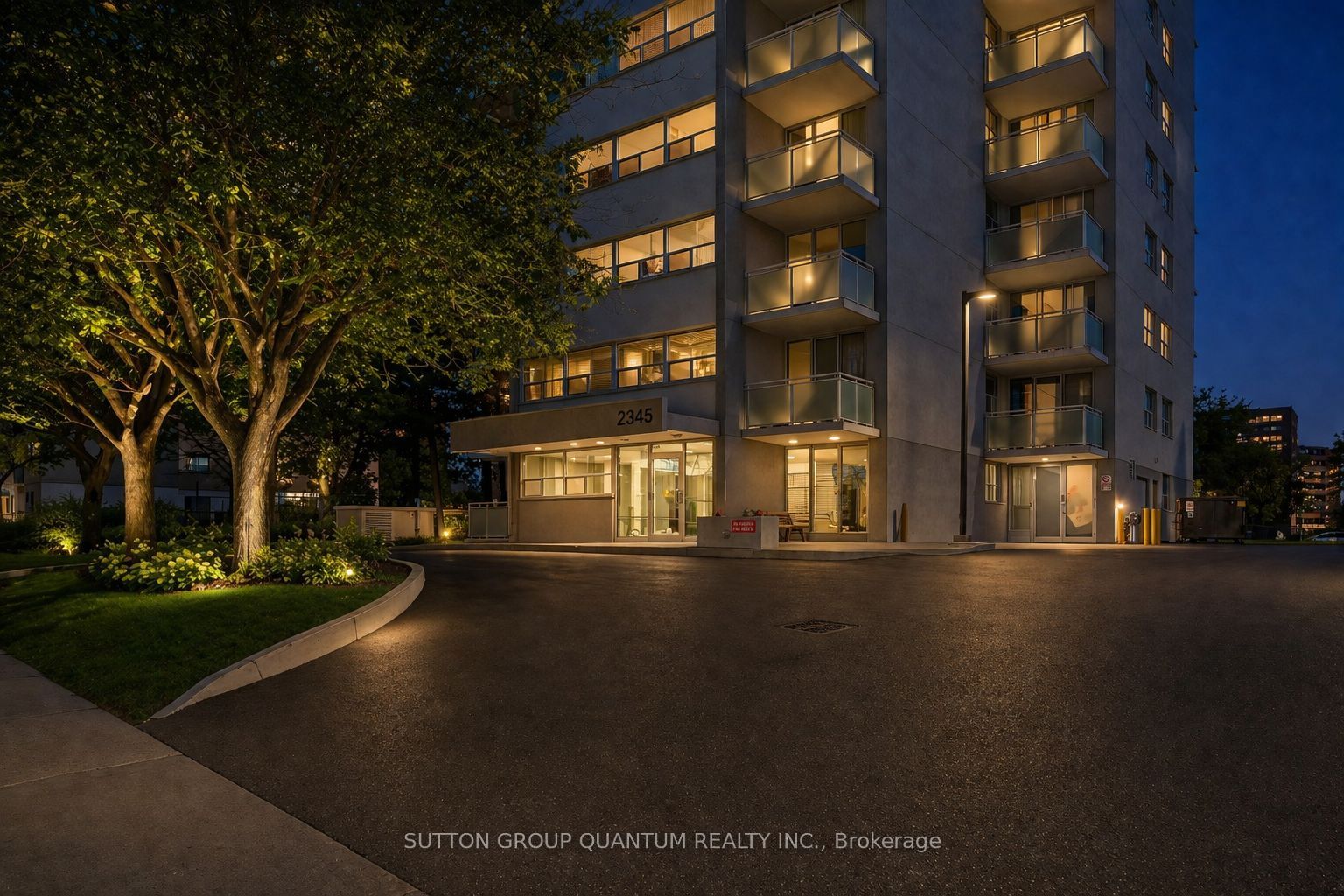 802-2345 Confederation Parkway, Mississauga, ON, L5B 2H3