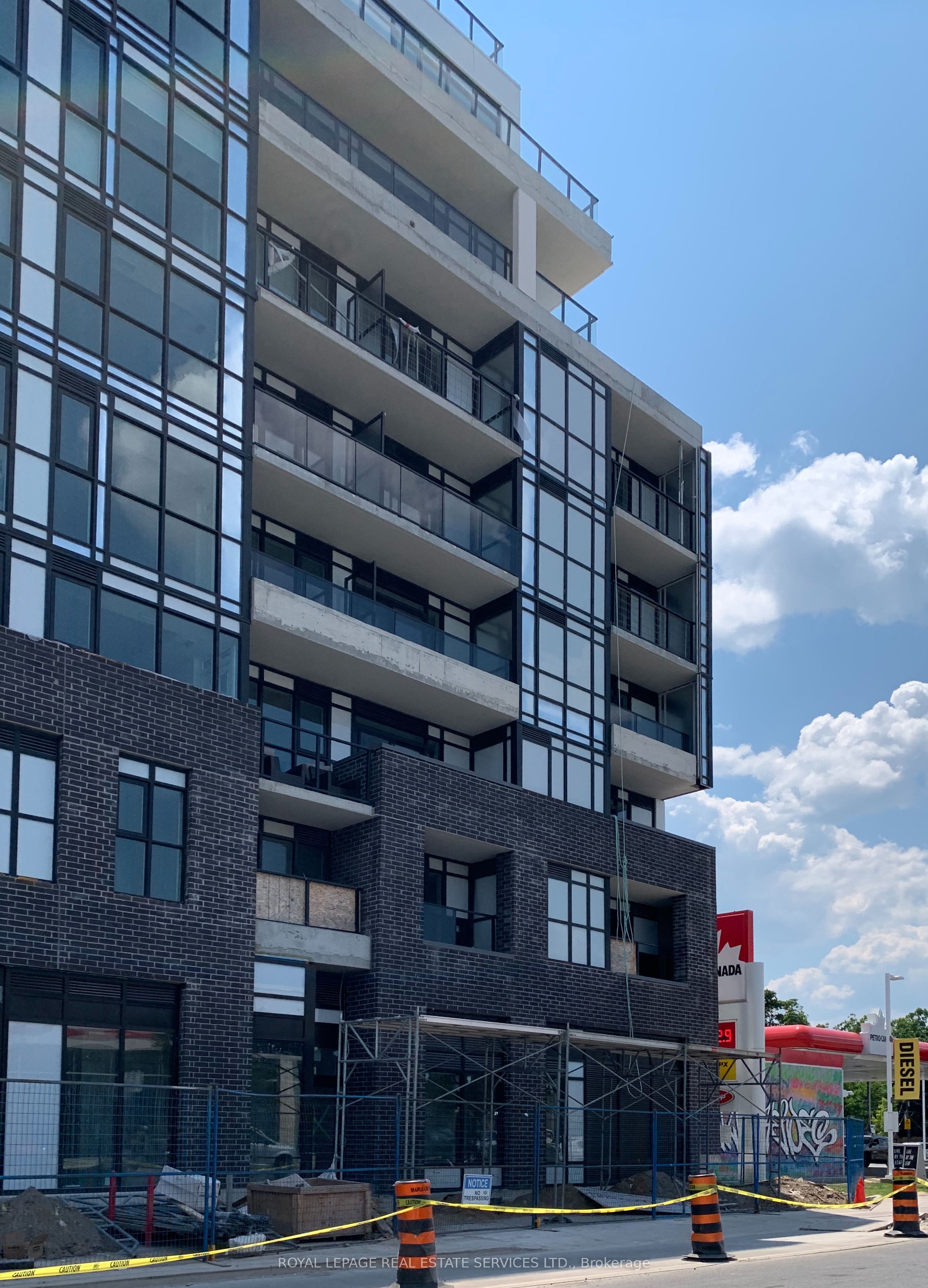 408-2301 Danforth Avenue, Toronto, ON, M4C 0A7