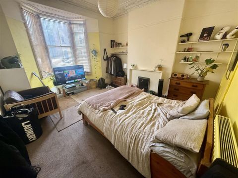 2 Brigstocke Road, St Pauls BS2, Property to rent