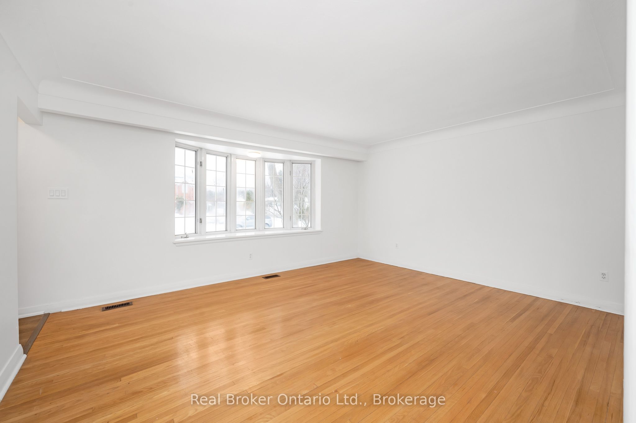 Additional image 3 of Upper-39 Westminster Avenue, Hamilton, ON, L9C 4L8