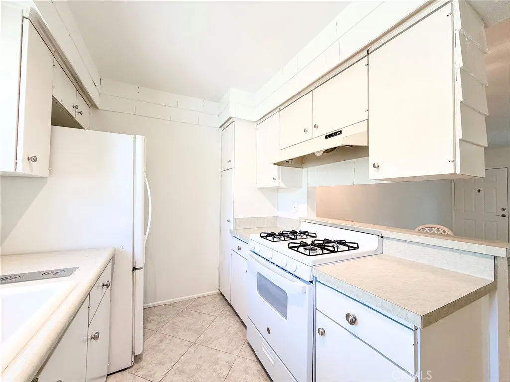 Additional image 10 of 6041 Fountain Park Lane Unit 11, Woodland Hills, CA 91367