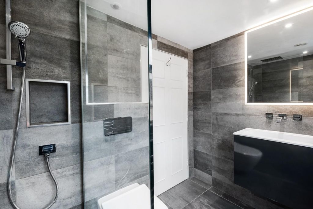 Additional image 3 of 3 bed maisonette for saleNew King Street, Bath BA1