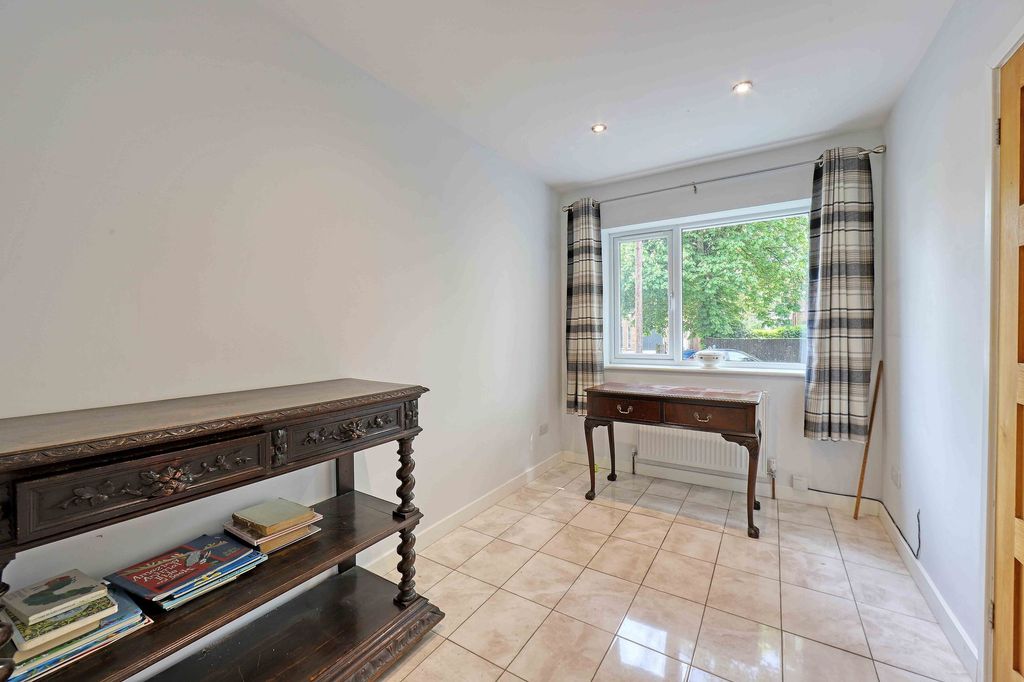 Additional image 7 of 4 bed semi-detached house for saleRay Park Road, Maidenhead SL6