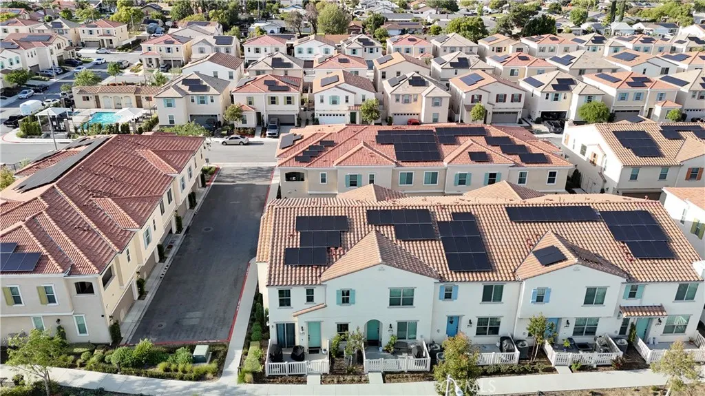 Additional image 32 of 979 W Clover Ave, Rialto, CA 92376