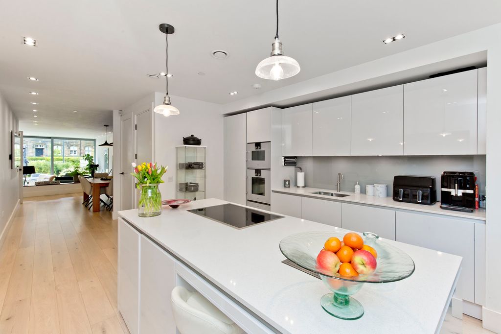 Additional image 9 of 3 bed flat for saleDonaldson Crescent, Wester Coates, Edinburgh EH12