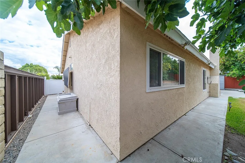 1330 Turquoise Dr, Corona, CA 92882