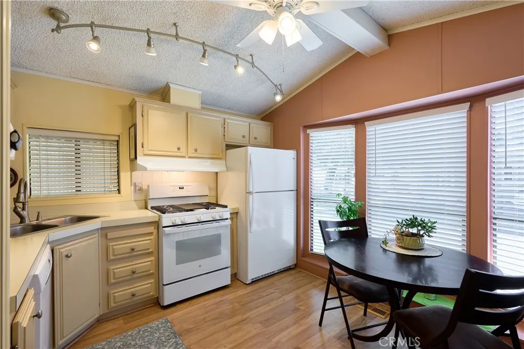 Additional image 15 of 567 E Lassen Ave Unit 220, Chico, CA 95973