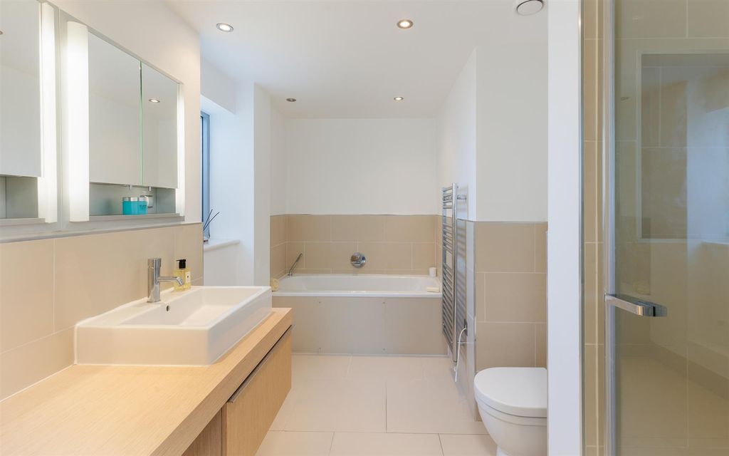 Additional image 15 of 3 bed flat for saleCowes, Isle Of Wight PO31