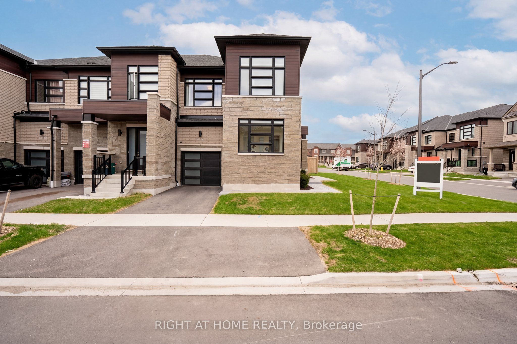 38 Van Wart Street, Whitby, ON, L1P 0P8 photo 3
